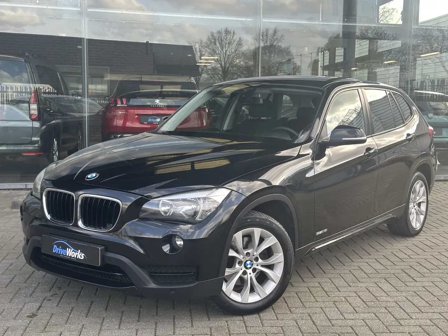 BMW X1 sDrive18i | Sportline | PDC | Winter-pakket | Spor Schwarz - 1