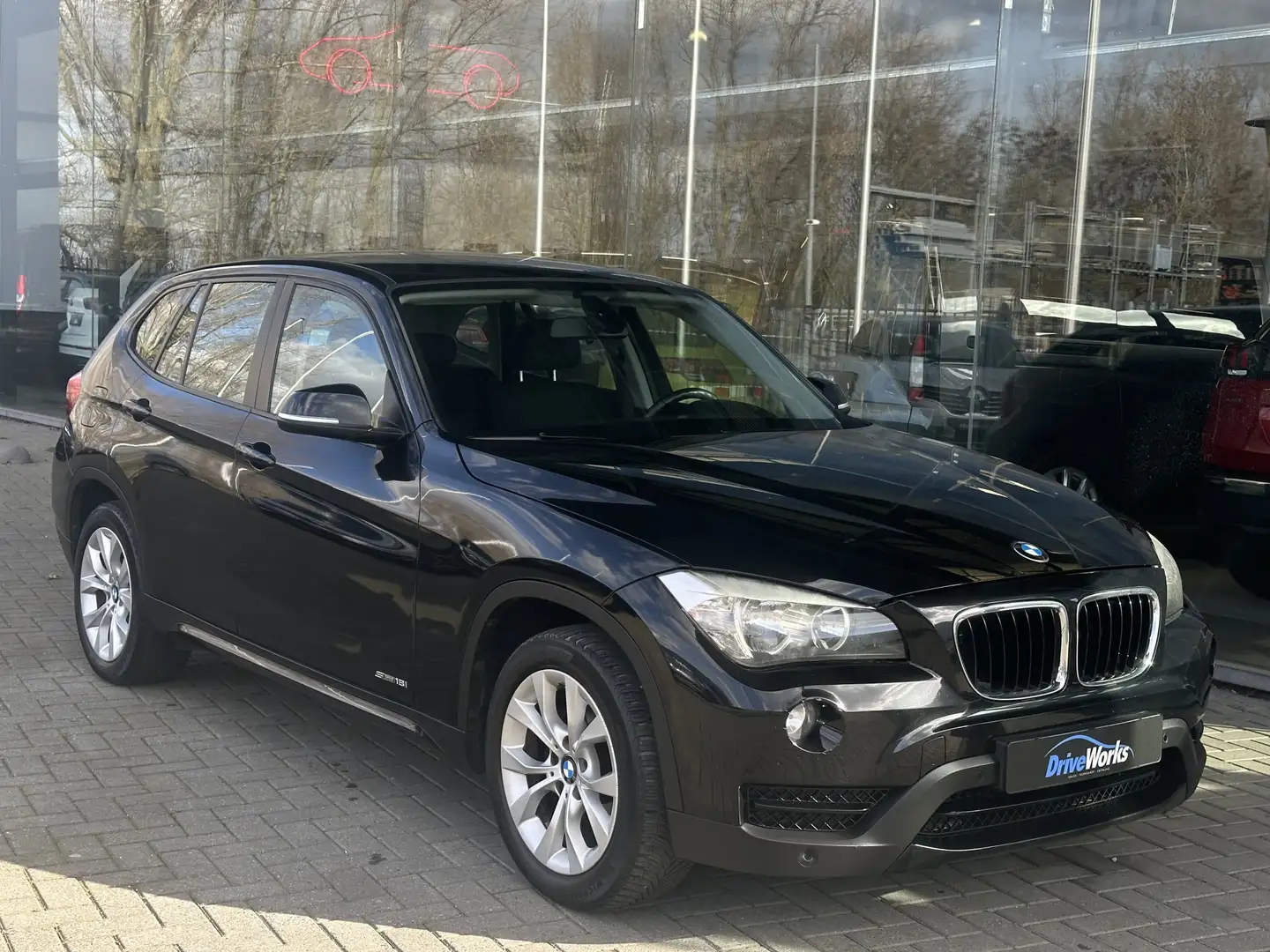 BMW X1 sDrive18i | Sportline | PDC | Winter-pakket | Spor Schwarz - 2