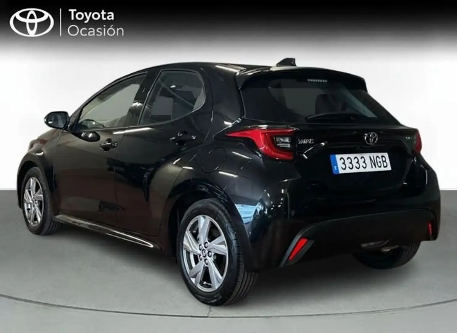 Toyota Yaris 120H 1.5 Active Plus Negro - 2