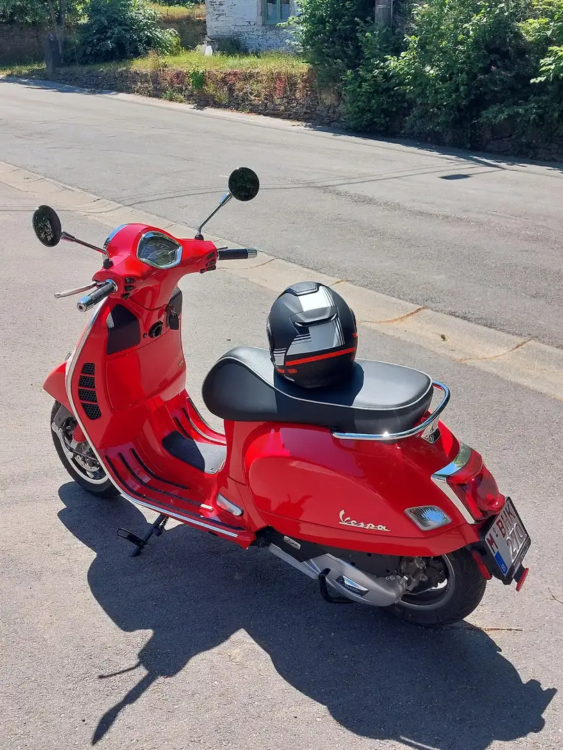 Vespa GTS Super 125 Rot - 1