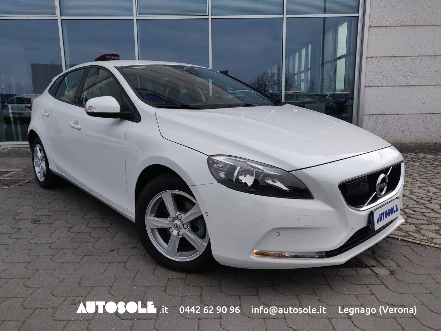 Volvo V40 2.0 D2 Business Plus Bianco - 1