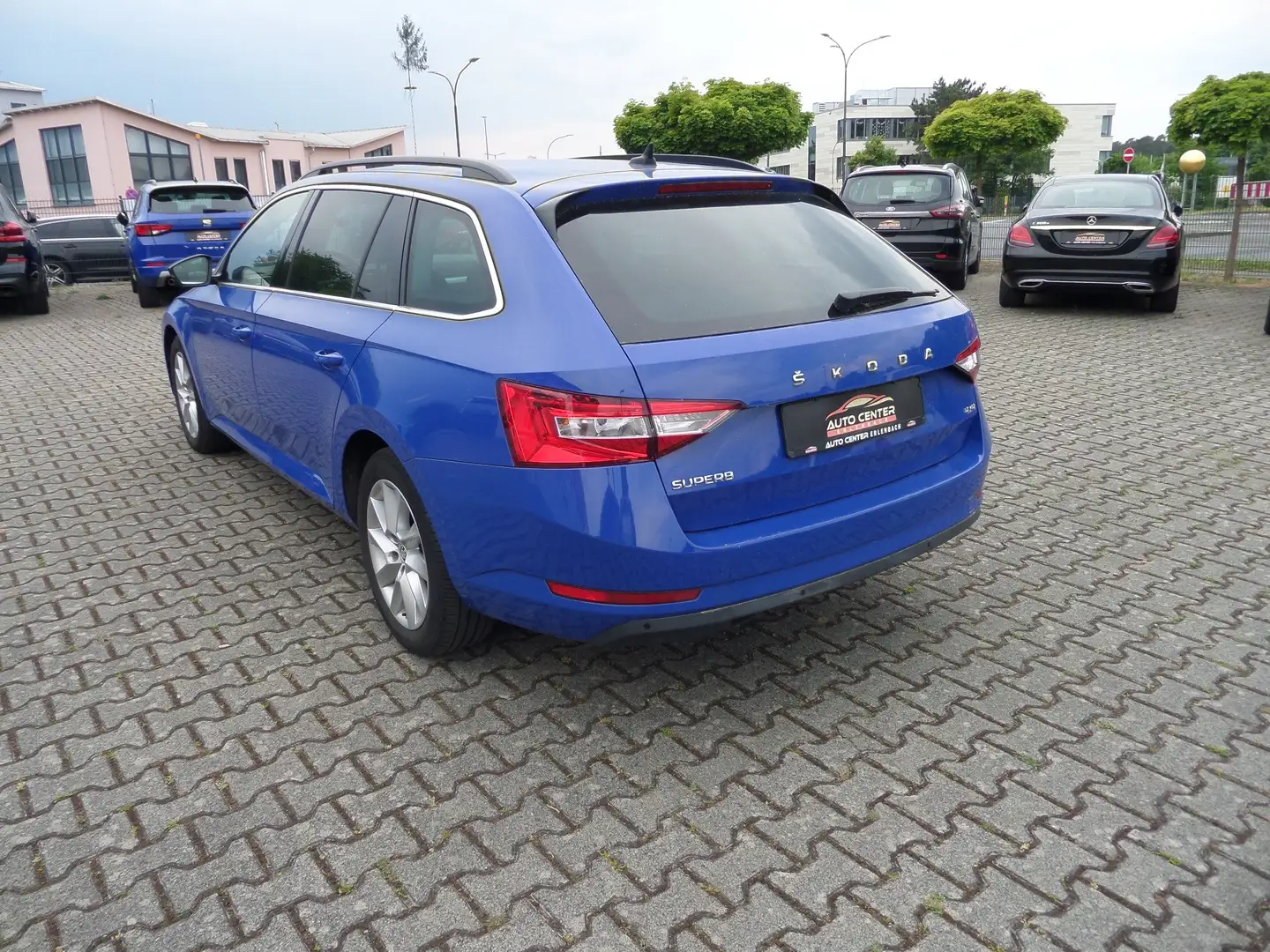 Skoda Superb 2.0 TDI Ambition 4x4 DSG+Business Amundsen+LED Blau - 2