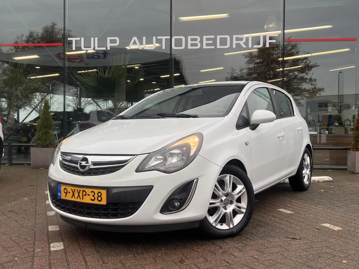 Opel Corsa 1.4-16V BlitZ 5 Deurs Airco Cruise Navi BT NAP Weiß - 2