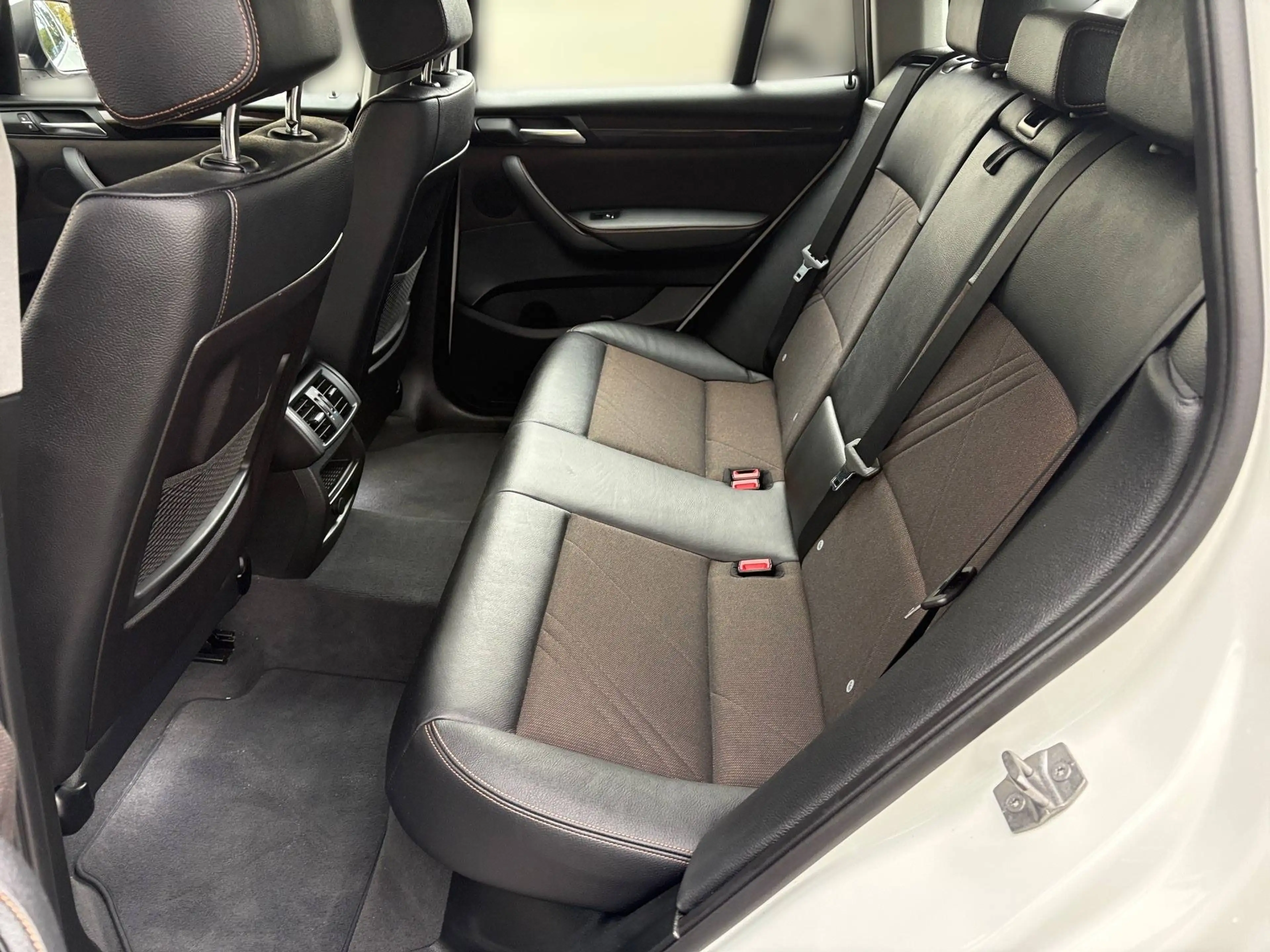 BMW X3 xDrive 20d — photo 11