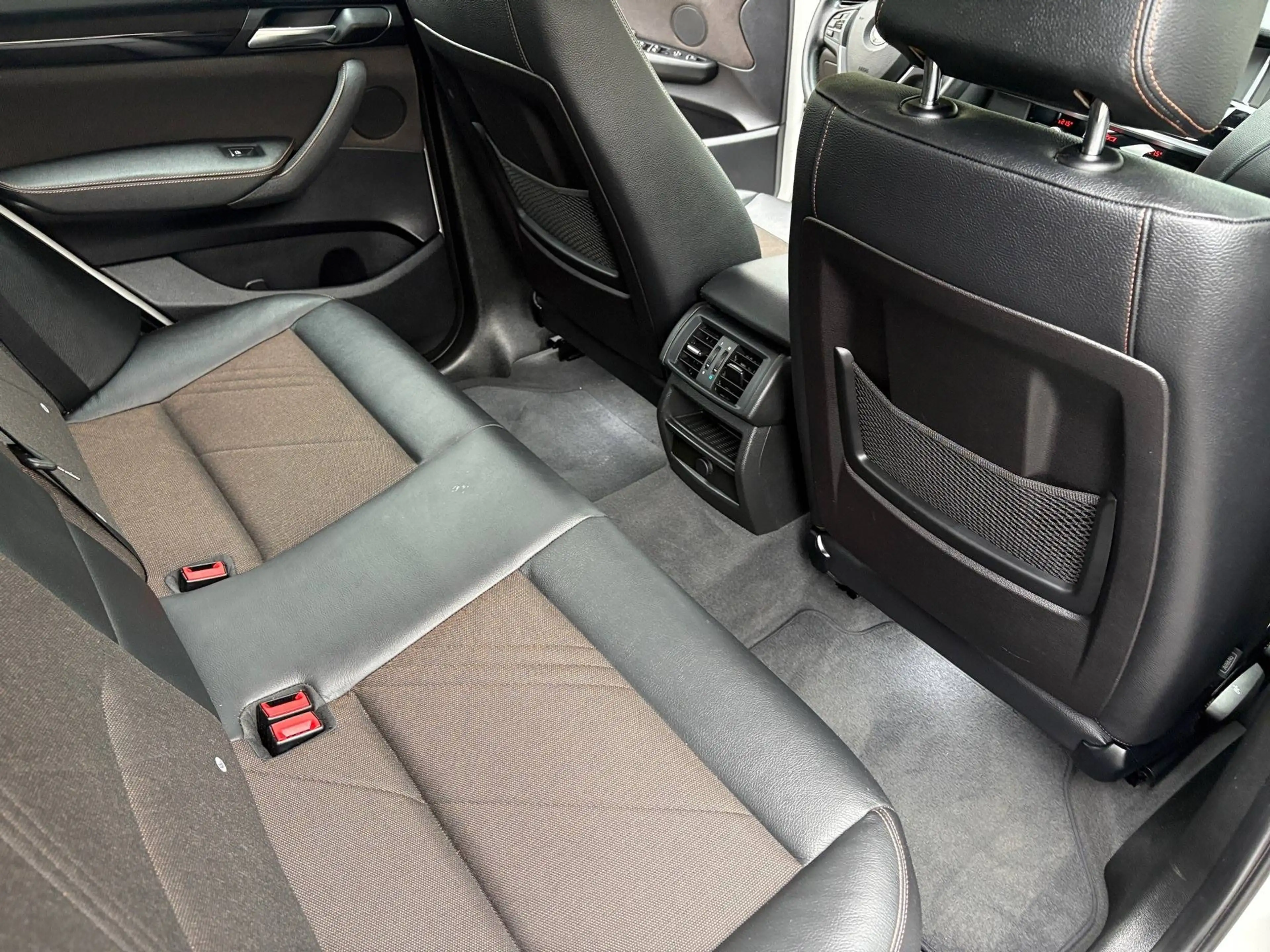 BMW X3 xDrive 20d — photo 13