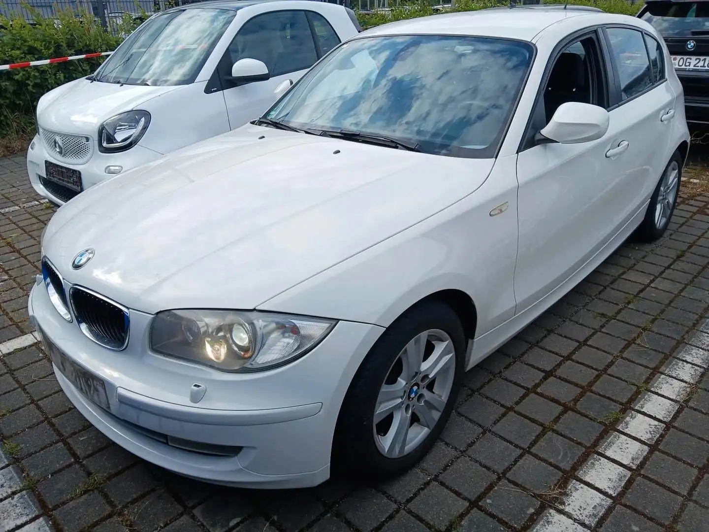 BMW 118 i Lim. 5 Türen/NAVI/XENON/INNOVATIONS-PAKET Bianco - 1