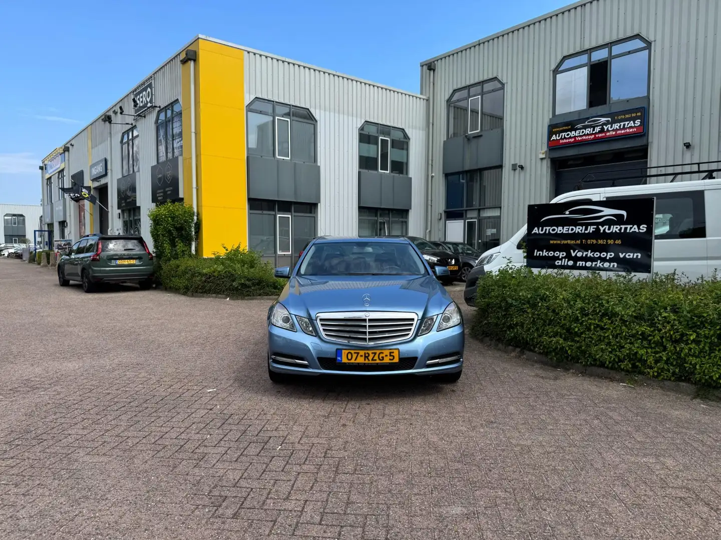 Mercedes-Benz E 200 CGI Business Class Blauw - 2