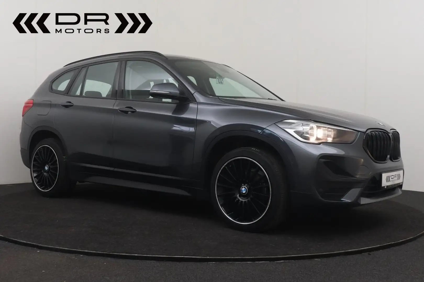 BMW X1 16dA sDrive ADVANTAGE BUSINESS - NAVI - LEDER  - D Gris - 2