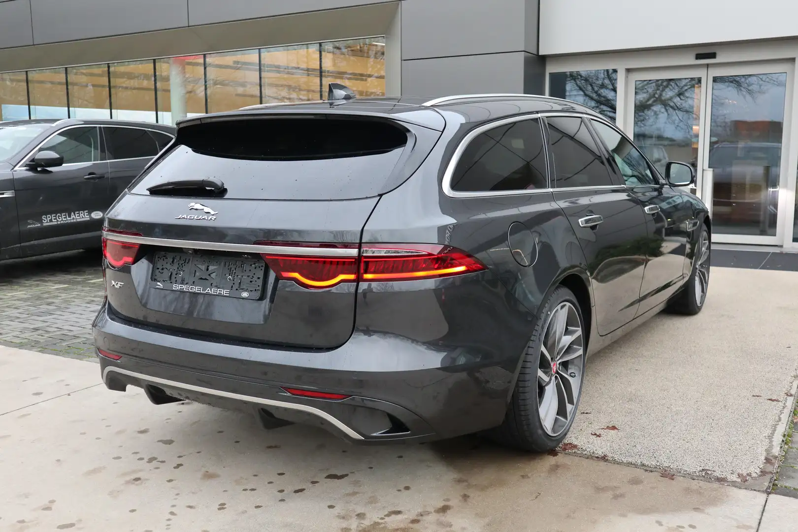 Jaguar XF SE Gri - 2