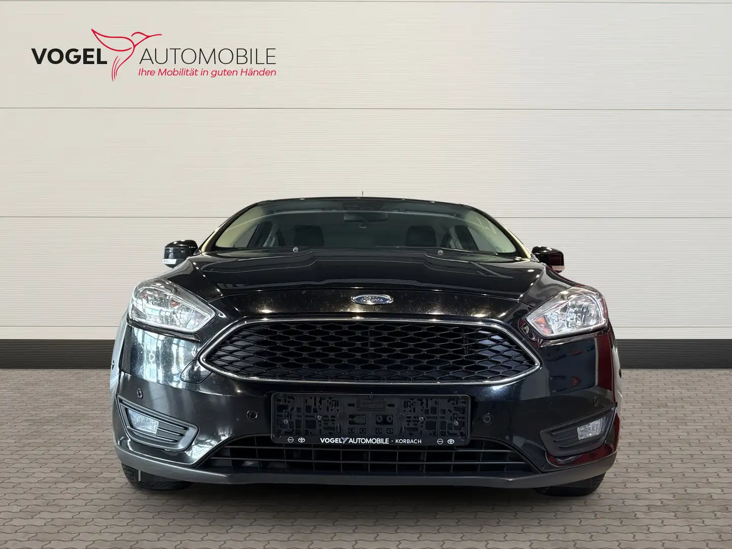 Ford Focus 1.5 TDCi Business +Navi+Kam.+PDC+SHZ Zwart - 2