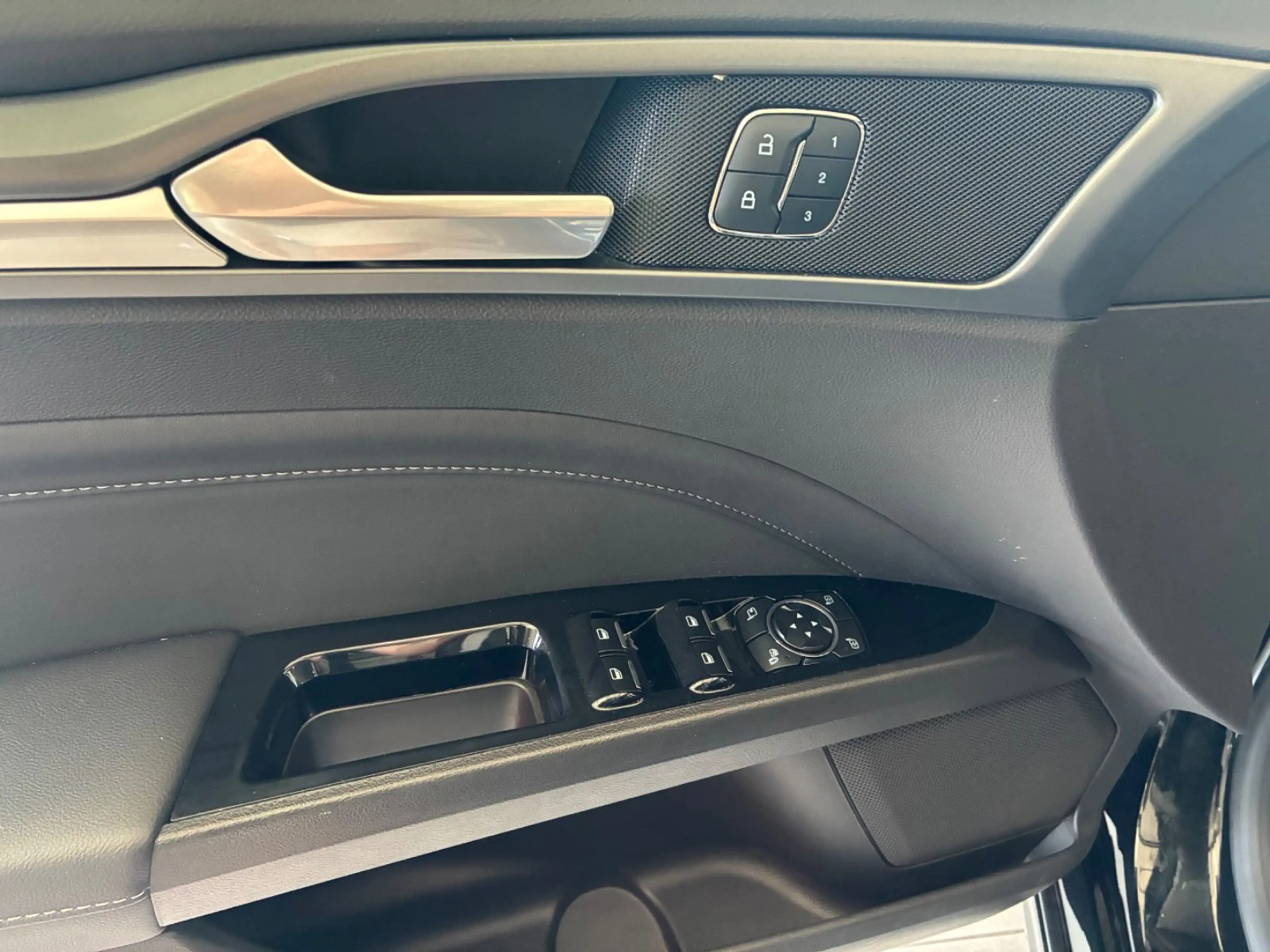Ford Mondeo 2,0 Titanium Automatik *LED/KAM/STANDHZ* — photo 10