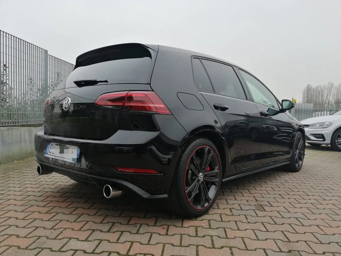 Volkswagen Golf GTI DSG 2.0 PERFORMANCE 245 CV ACC LED Zwart - 2