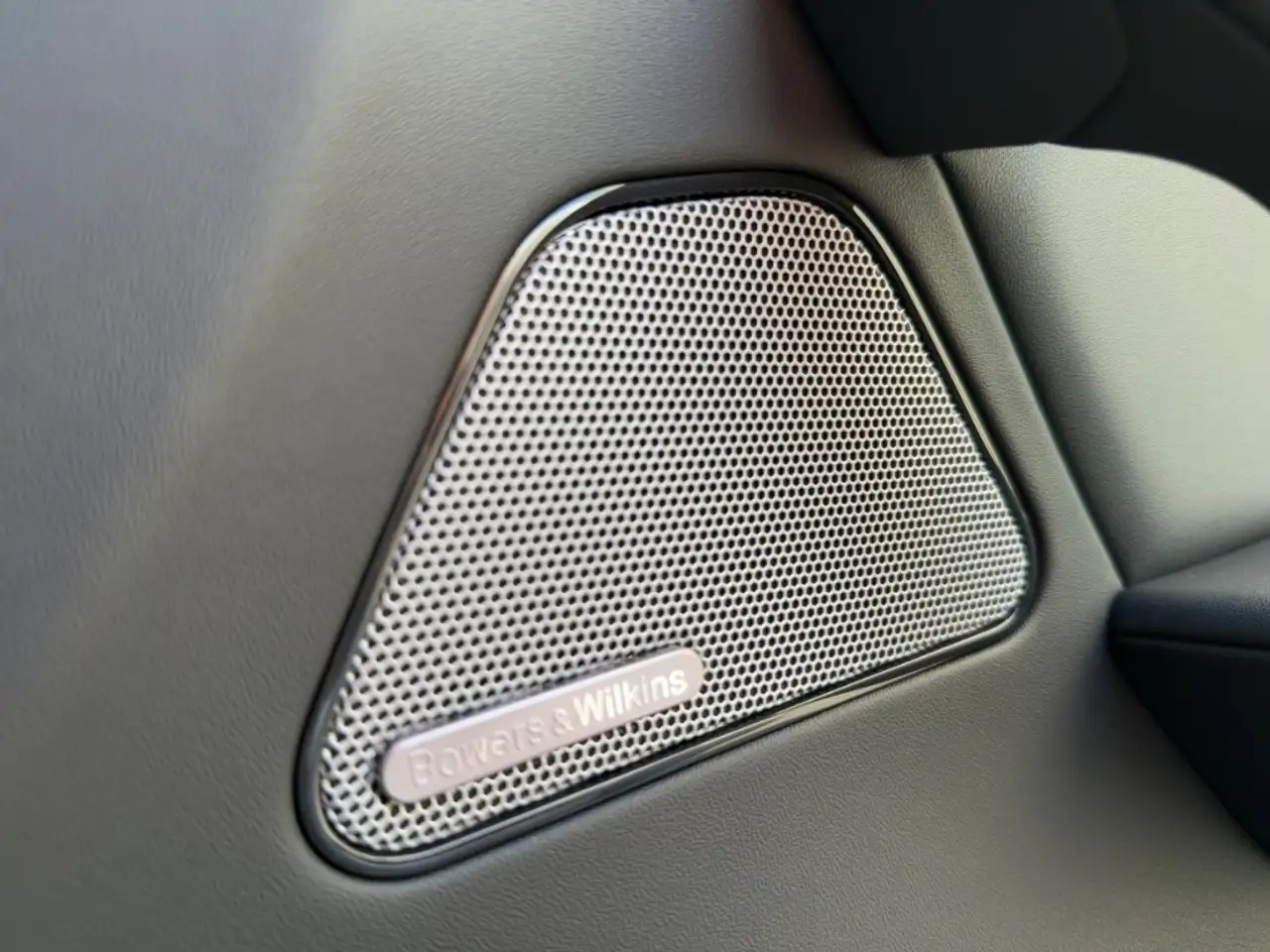 Maserati Levante 2022 — фото 14