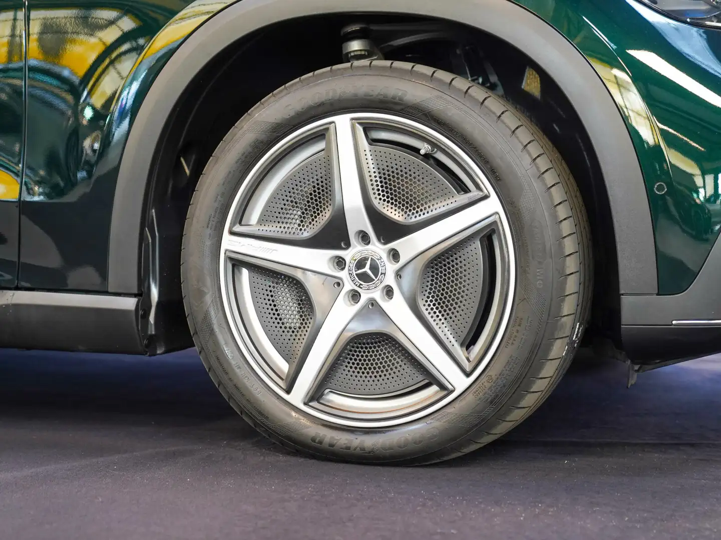 Mercedes-Benz EQE SUV EQE SUV 4M AMG Line Premium Plus HYPERSCREEN Vert - 2