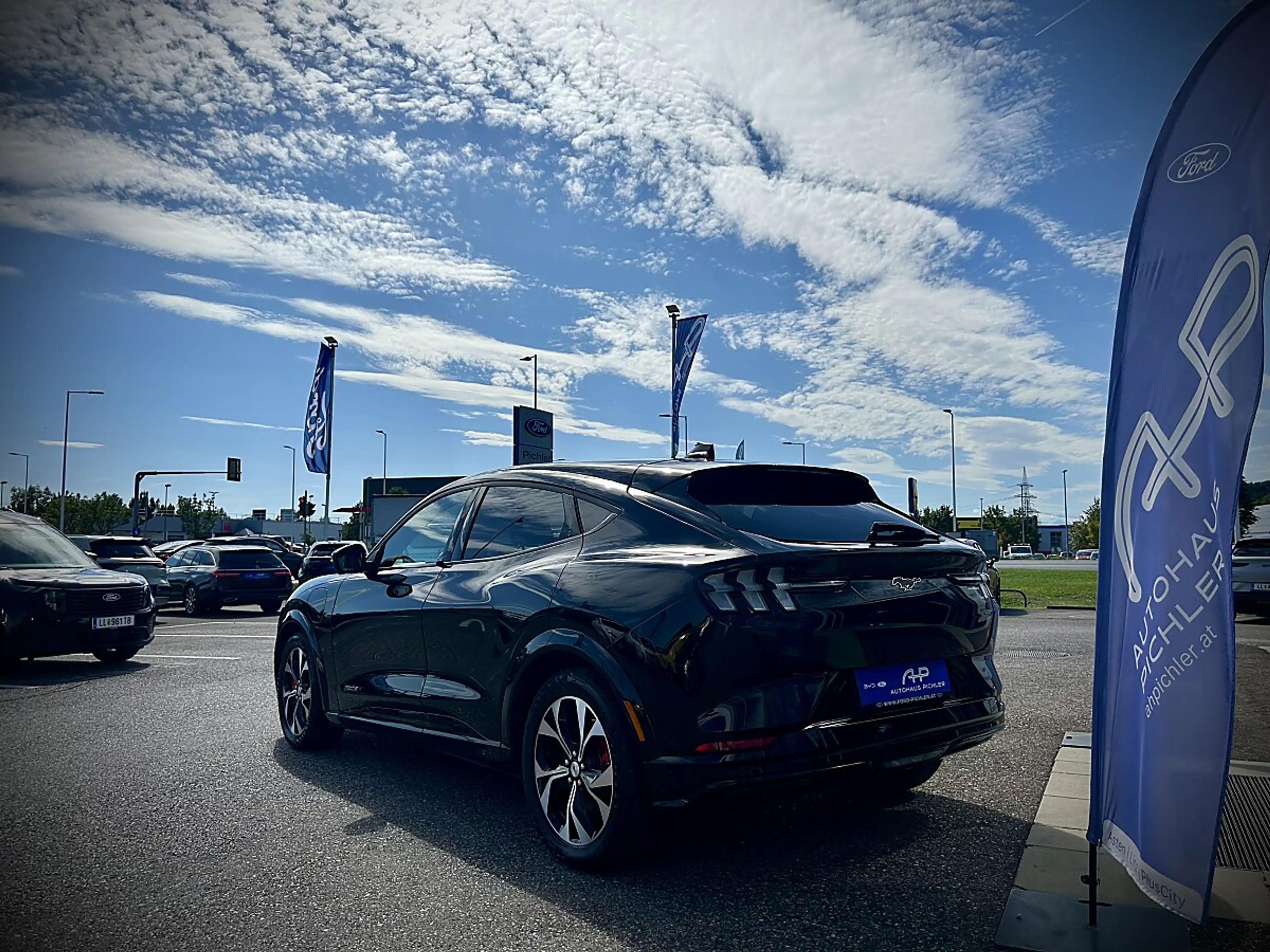 Ford Mustang Mach-E Elektro 91kWh Extended Range Premium / ACC / 36... — photo 4