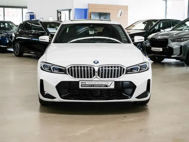 BMW 3 Series view 3