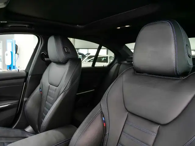 BMW 3 Series view 10