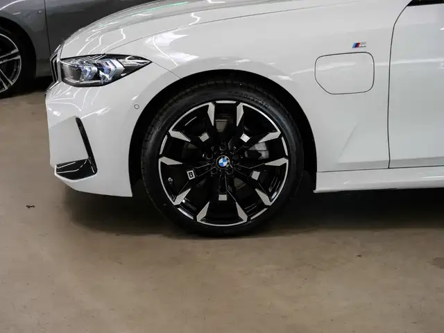 BMW 3 Series view 7