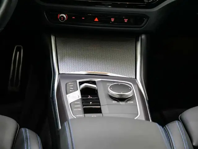 BMW 3 Series view 14