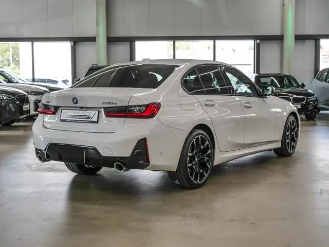 BMW 3 Series view 2