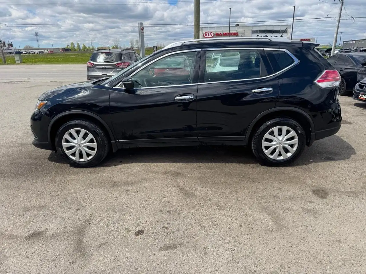 Nissan Rogue снимка Nissan Rogue