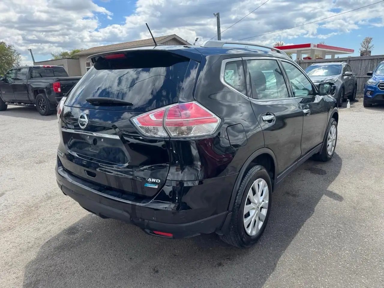 Nissan Rogue снимка Nissan Rogue