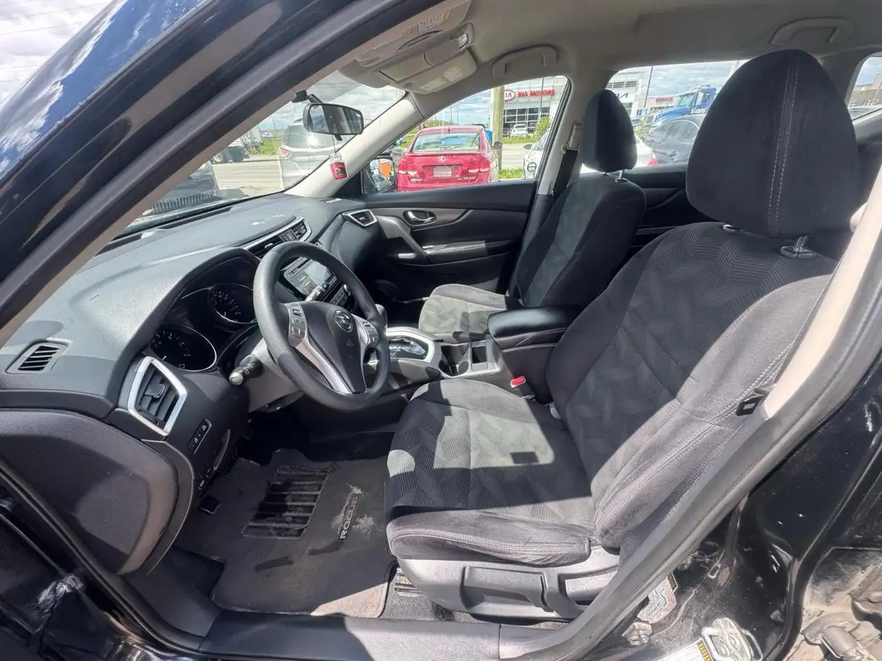 Nissan Rogue снимка Nissan Rogue