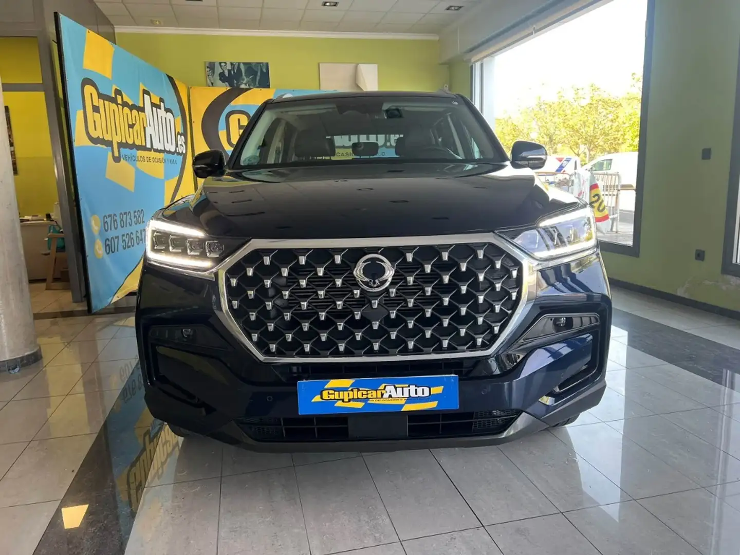 SsangYong Rexton D22 DTR Premium 4x4 Aut. Negro - 2
