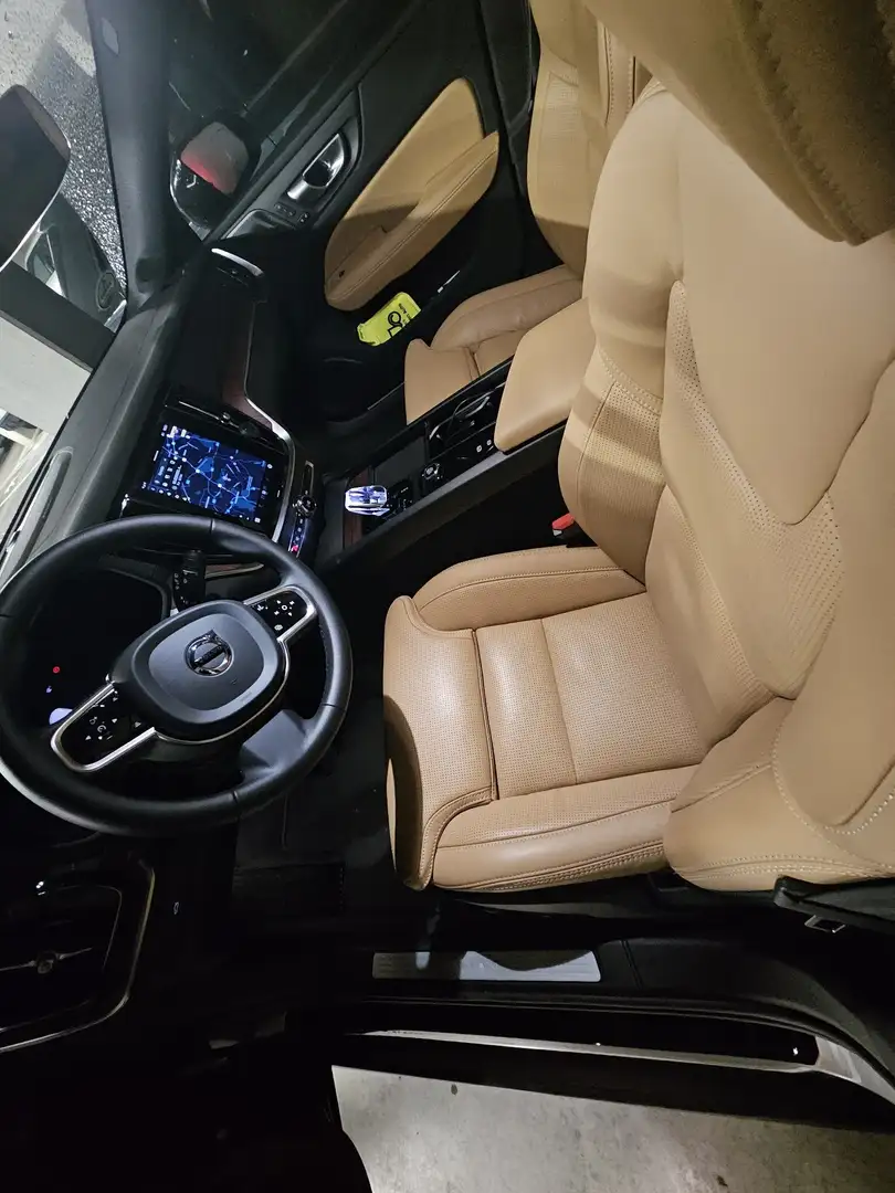 Volvo V60 Cross Country B5 AWD MILDHYBRID ULTIMATE  BRIGHT AUTOMAT Zwart - 1