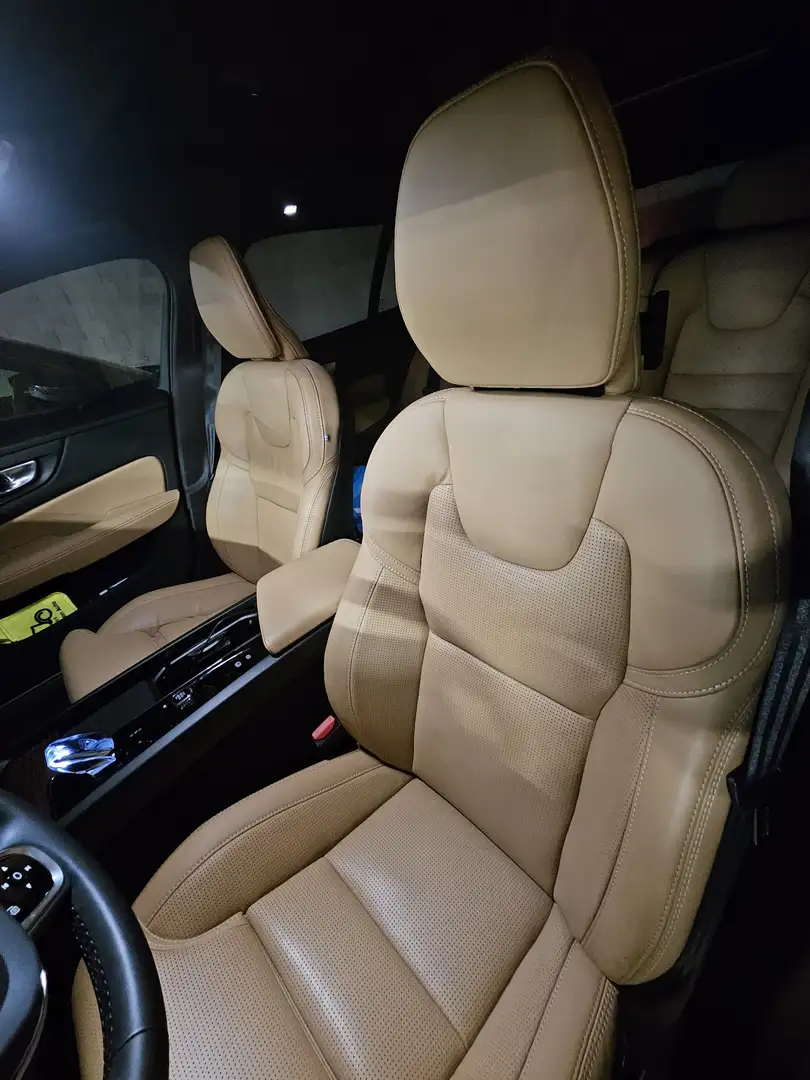 Volvo V60 Cross Country B5 AWD MILDHYBRID ULTIMATE  BRIGHT AUTOMAT Zwart - 2