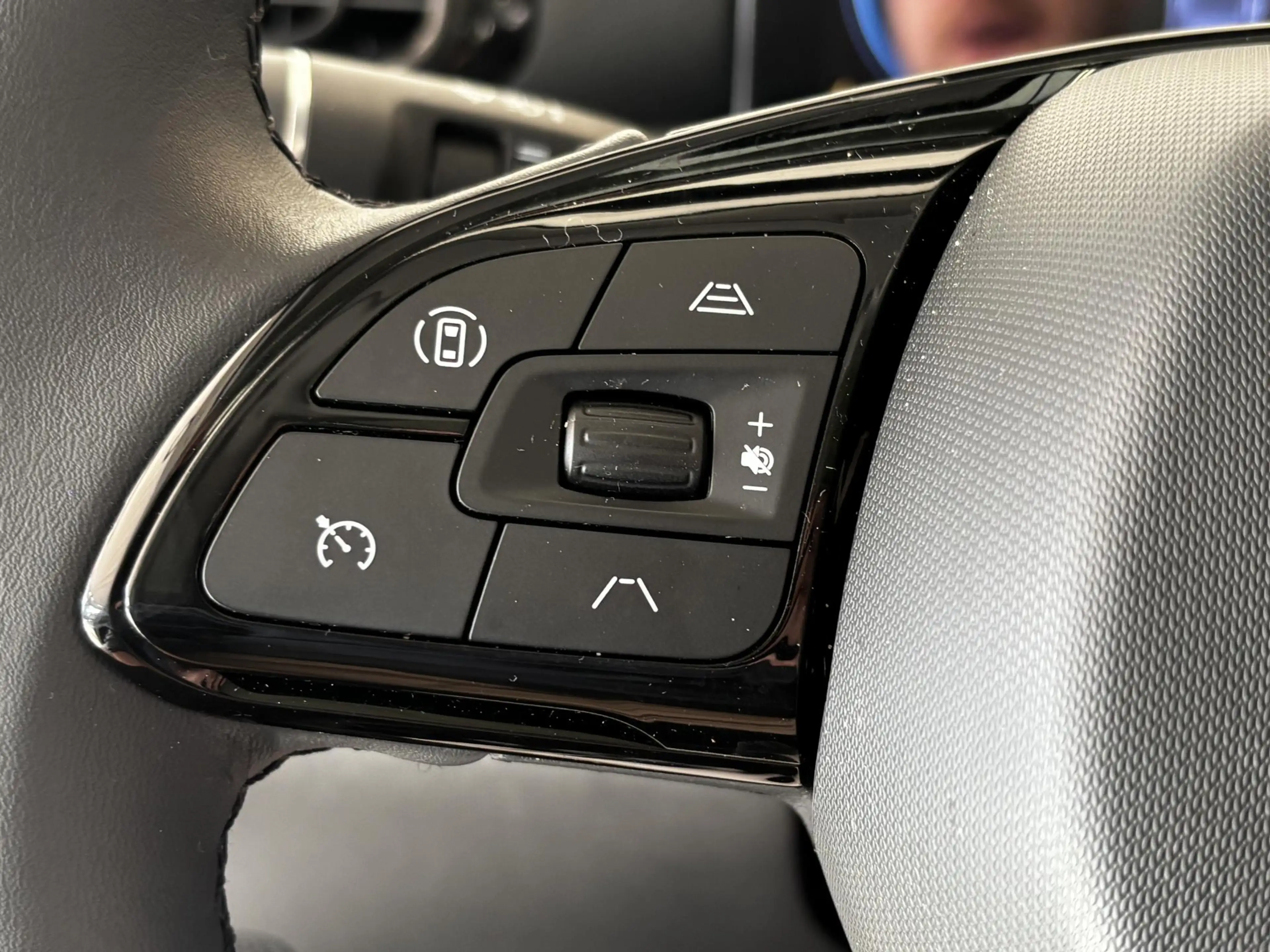 Leapmotor T03 Design 37.3 kWh Navigatie — photo 15
