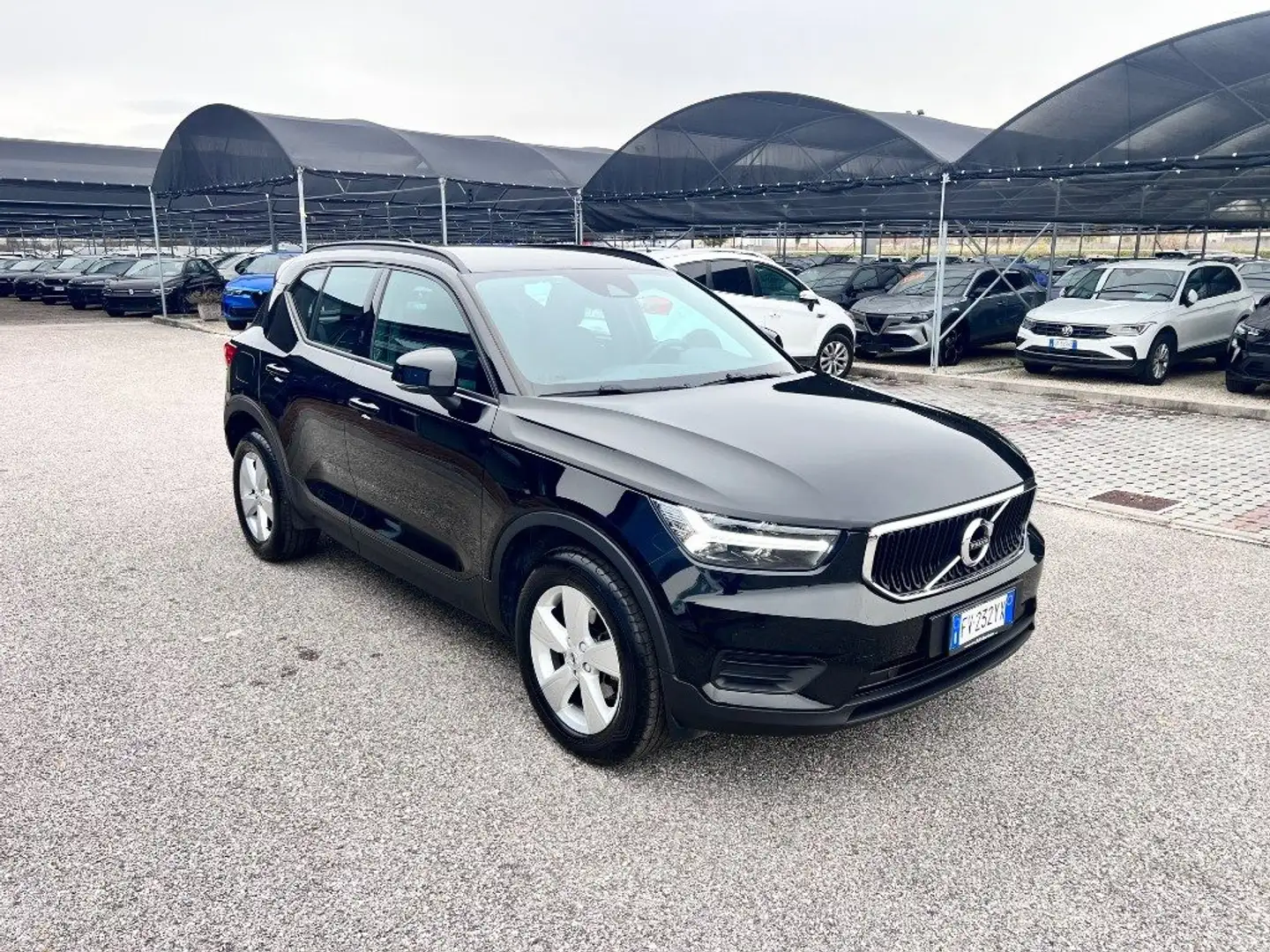 Volvo XC40 D3 Business Nero - 2