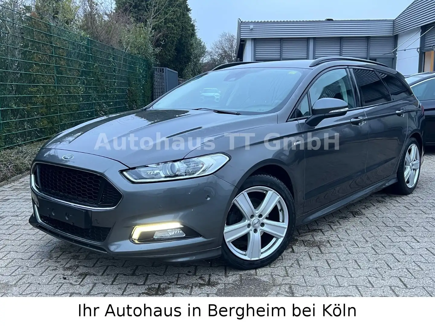 Ford Mondeo 2,0 TDCi ST-Line Turnier°Navi°PDC°Sitz-Hz Grau - 1