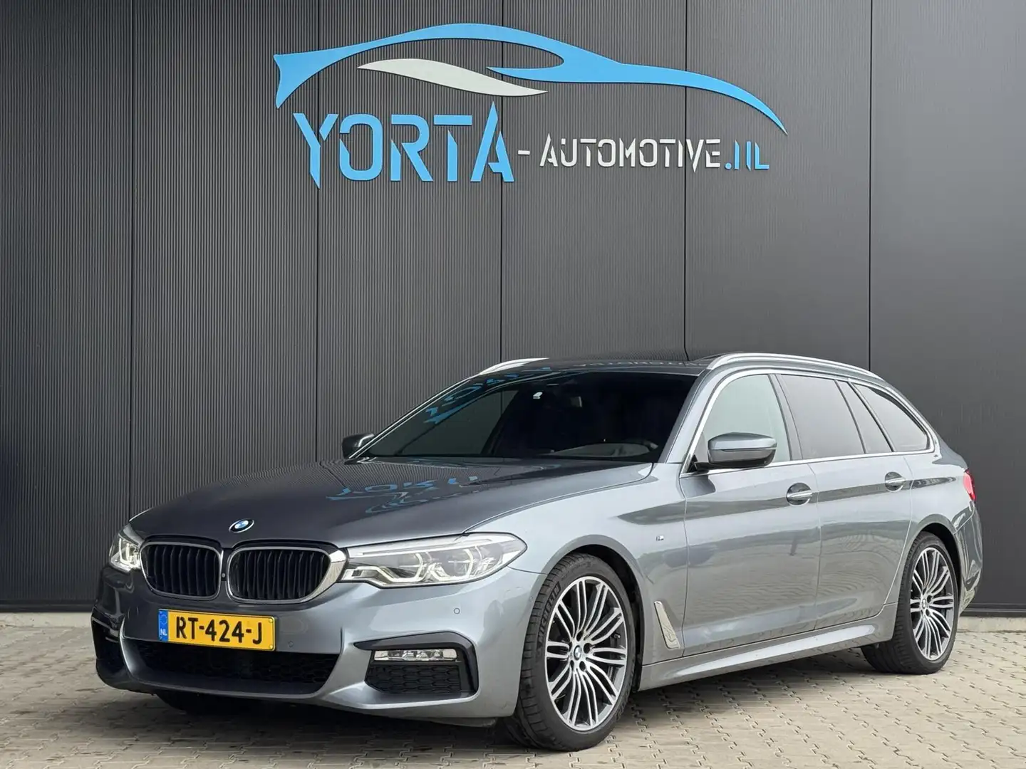 BMW 520 5-serie Touring 520i High Executive M Sport PANO*3 Grijs - 1
