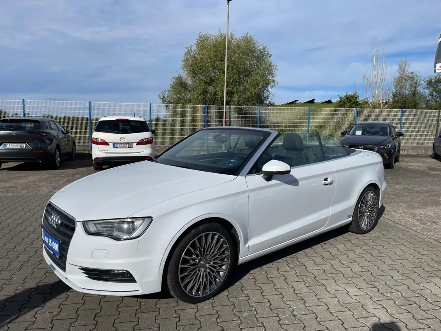 Audi A3 Cabriolet 1.4 TFSi Ambition PDC SHZ Navi Weiß - 1
