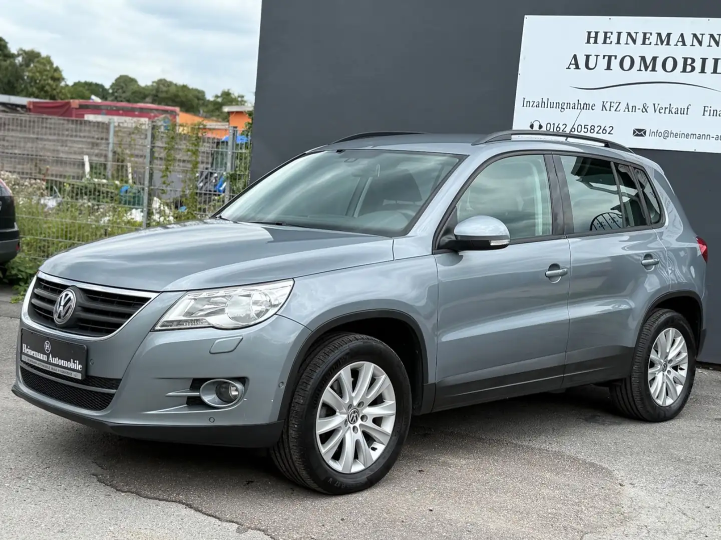 Volkswagen Tiguan 1.4 TSI 4Motion *2-HAND*PDC*ALU*KLIMA*SHZ Gris - 2