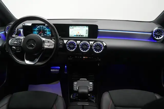 Mercedes-Benz 220 view 14