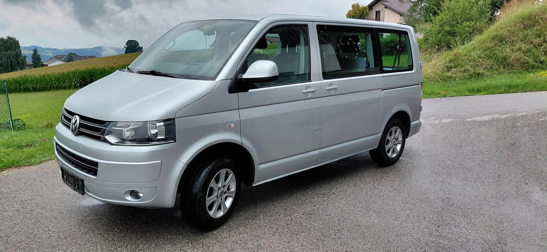 Volkswagen T5 Caravelle Comfortline 2,0 TDI 4motion D-PF Silber - 1