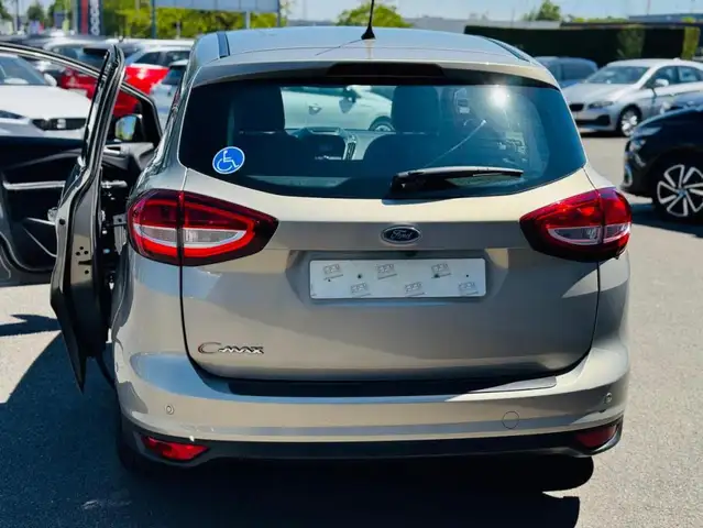 Ford C-Max view 4