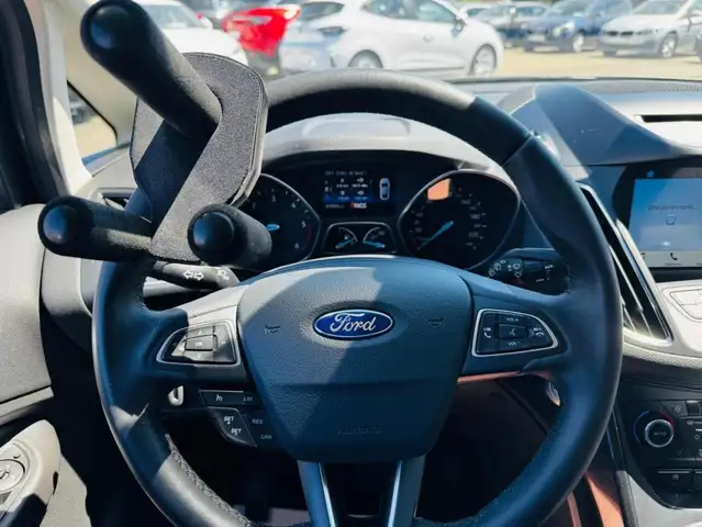 Ford C-Max view 10