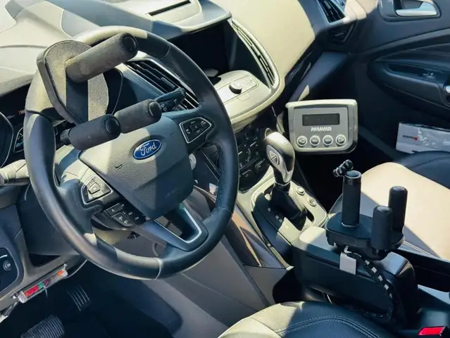 Ford C-Max view 9