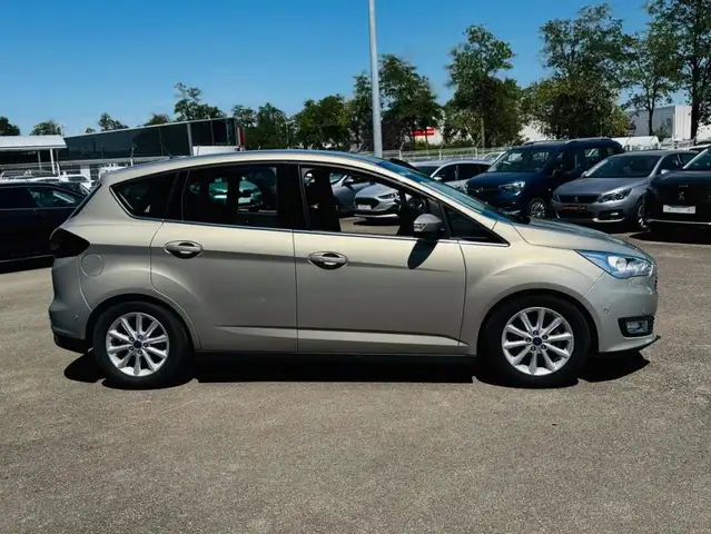 Ford C-Max view 7