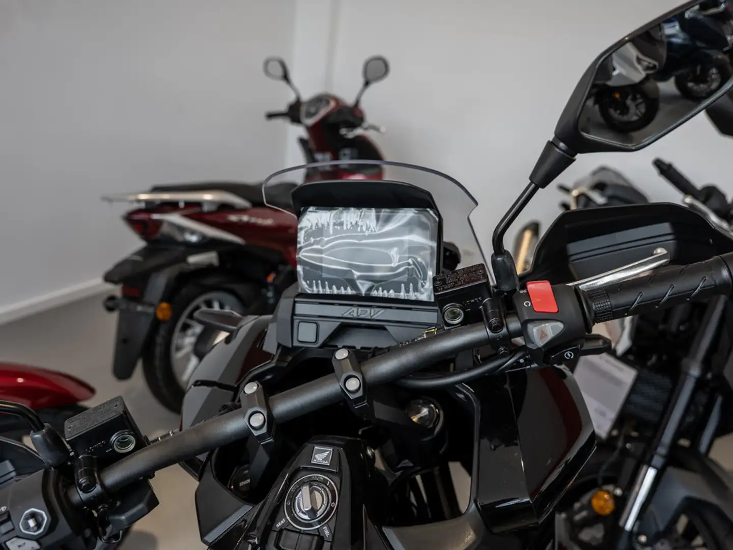 Honda ADV 350 LED SCHEINWERFER Schwarz - 2