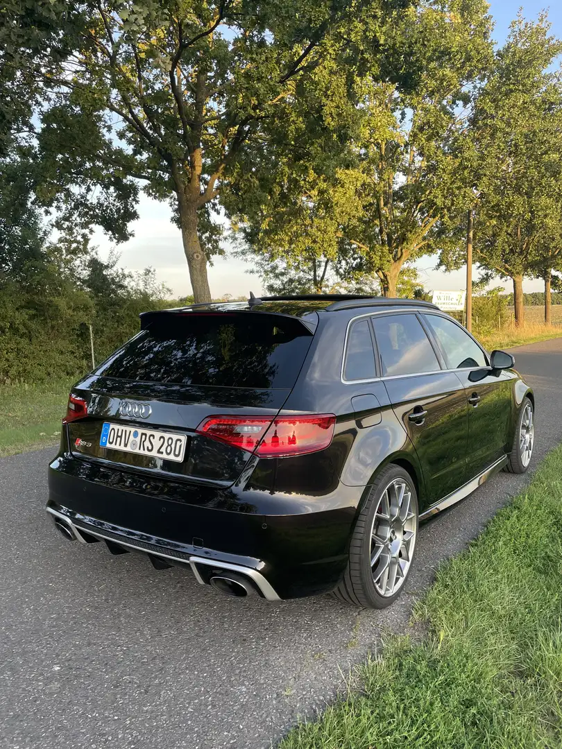 Audi RS3 B&O Keyless Pano RS Sitze Sport AGA Schwarz - 2