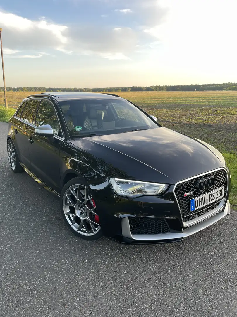 Audi RS3 B&O Keyless Pano RS Sitze Sport AGA Schwarz - 1