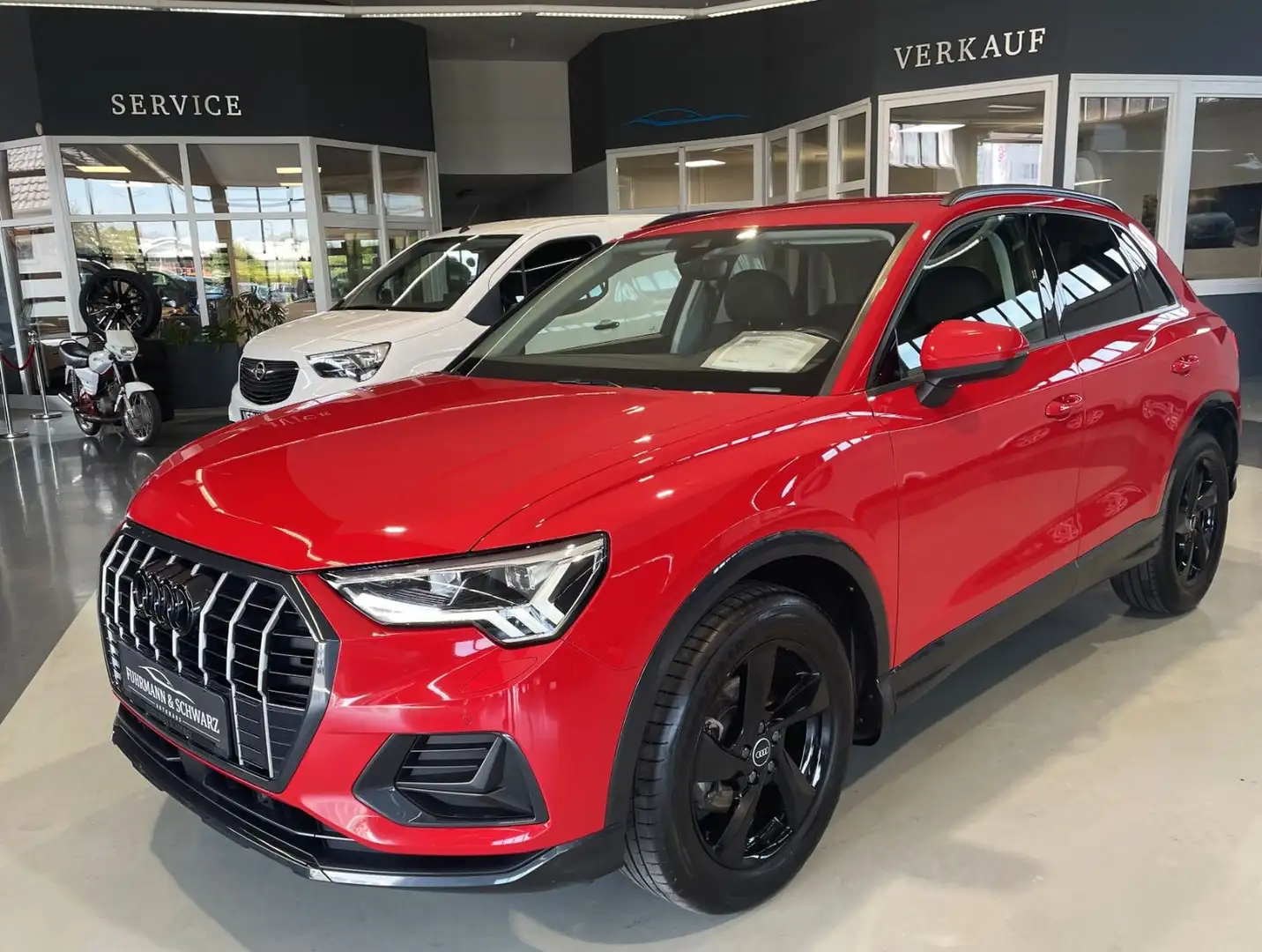 Audi Q3 35TFSI STro Standh. MMI LED schw.AHK Virtual Piros - 1