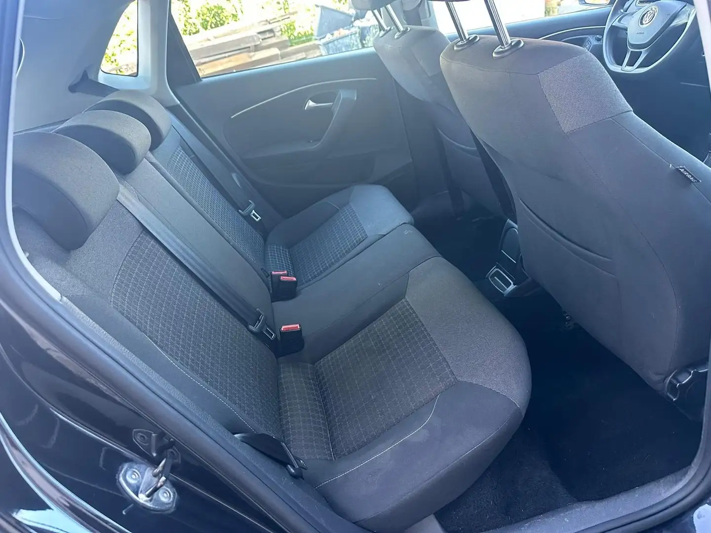 Volkswagen Polo 5p 1.4 tdi Comfortline Schwarz - 2