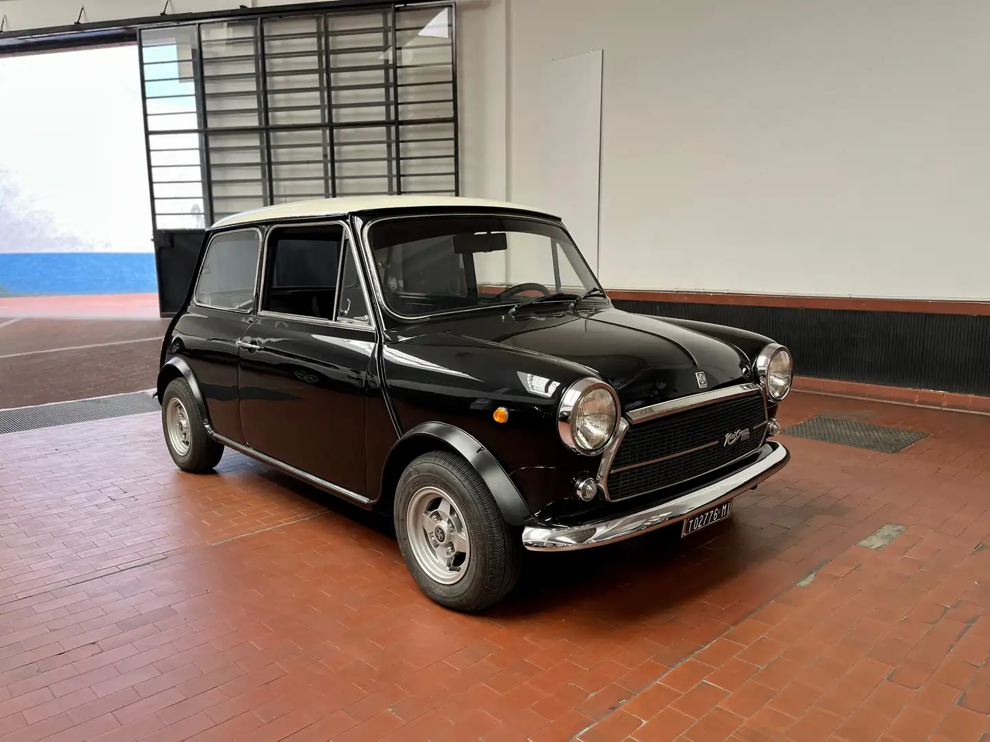 Innocenti Mini Cooper 1300 Černá - 1