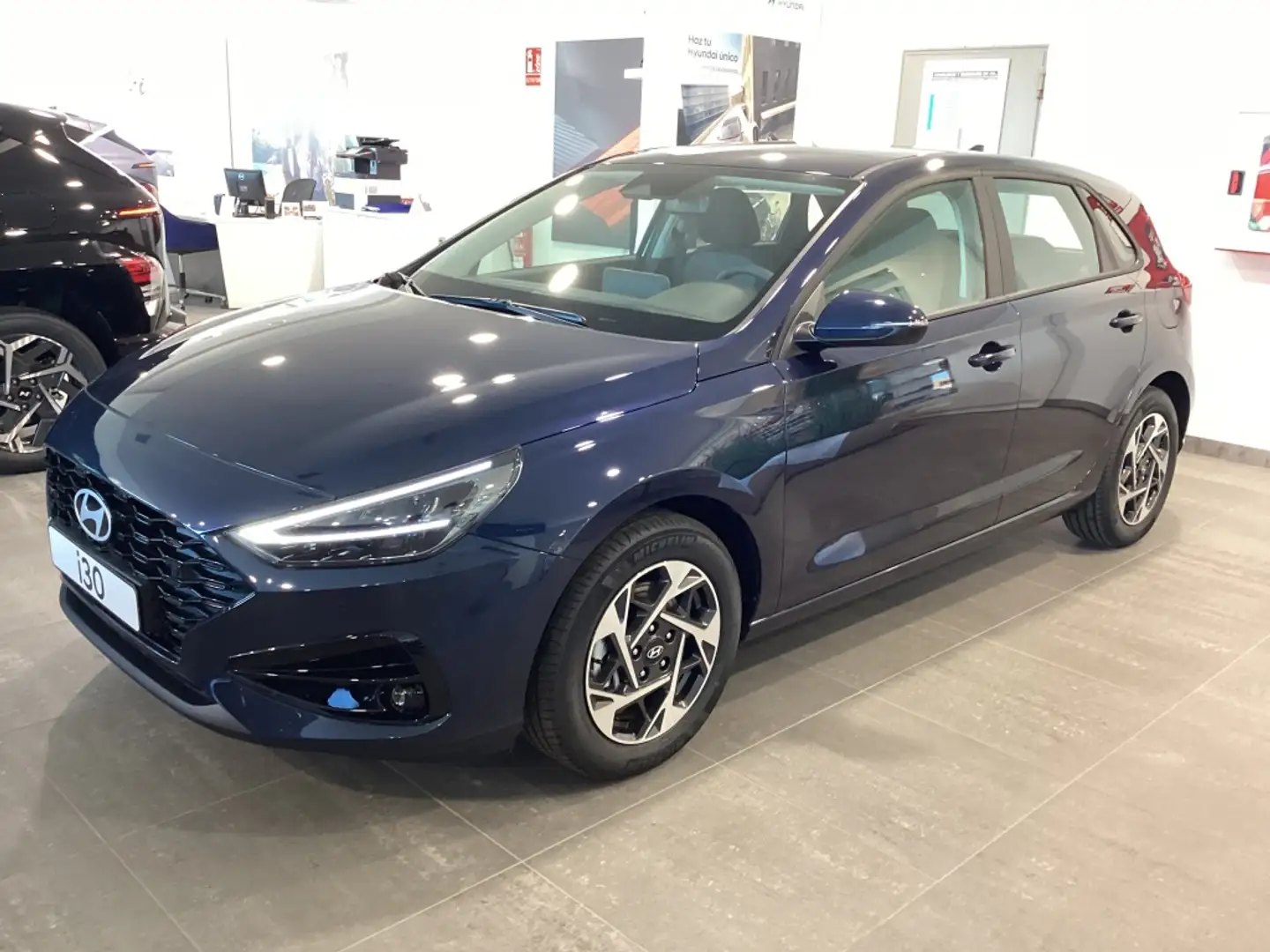 Hyundai i30 1.5 DPI Klass 96 Blauw - 2