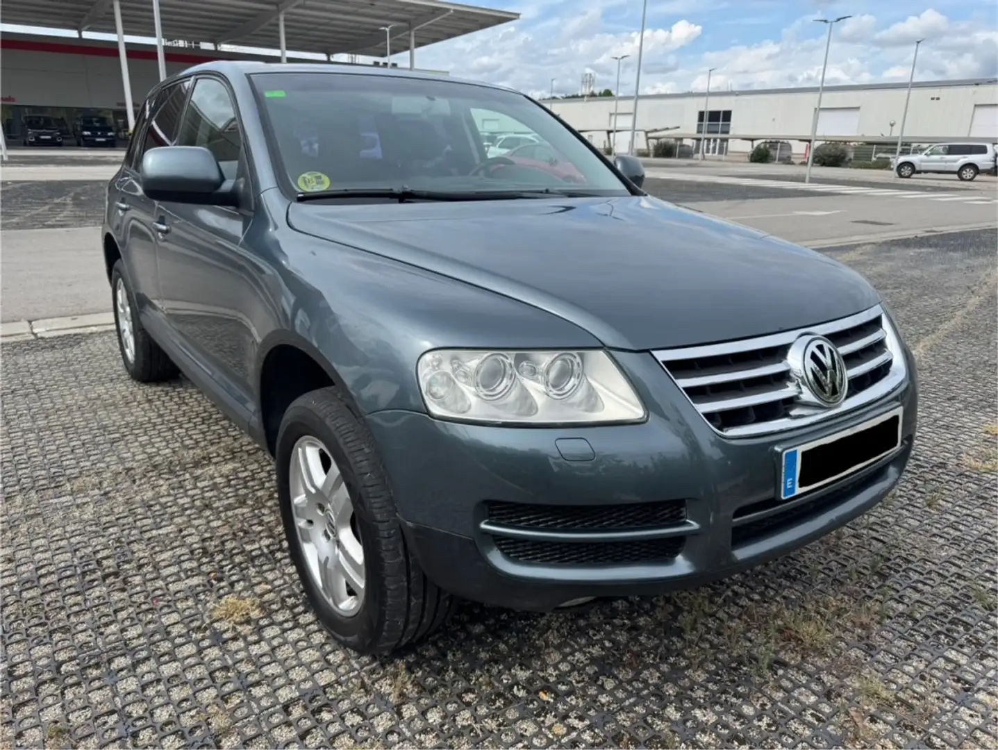 Volkswagen Touareg 3.2 V6 Tiptronic Gris - 2